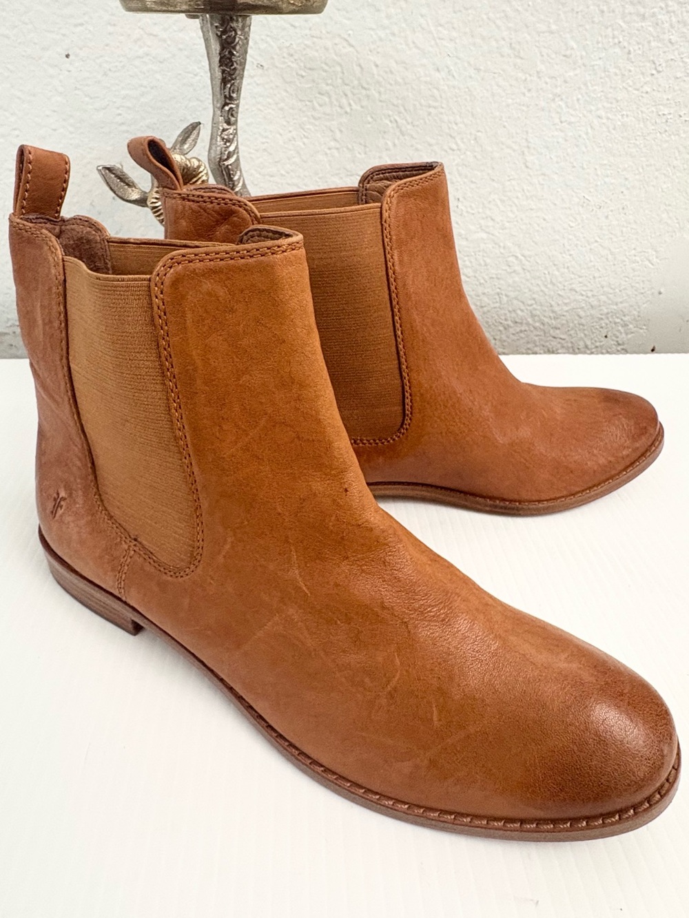 Frye Anna Cognac Leather Chelsea Ankle Booties Size 9.5